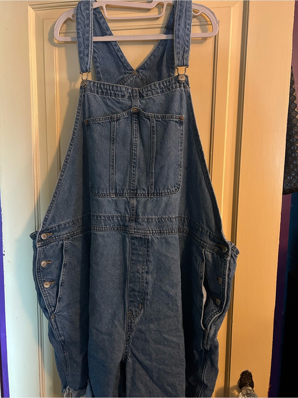 Old Navy Blue Denim Women's Overalls shorts with Front Bib Pocket 4x